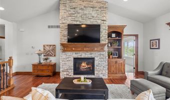 904 Eagle Creek Blvd SW, Altoona, IA 50009