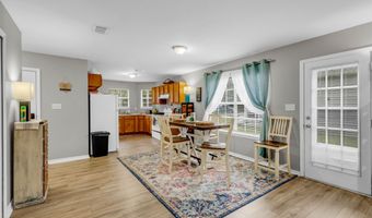 6122 E Jackson St, Bay St. Louis, MS 39520