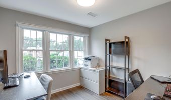8217 CINDY Ln, Bethesda, MD 20817