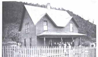 7042 Oak St, Bonners Ferry, ID 83805