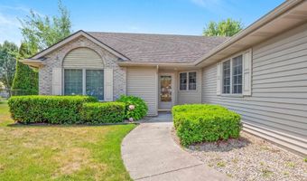 1107 Ashwood Dr, Auburn, IN 46706