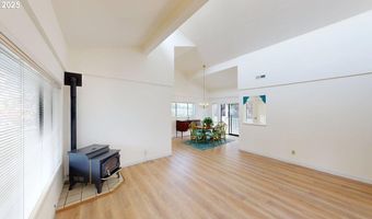 801 BROOKHAVEN Dr, Brookings, OR 97415