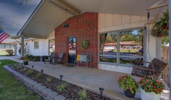 920 Highland Dr, Arkansas City, KS 67005