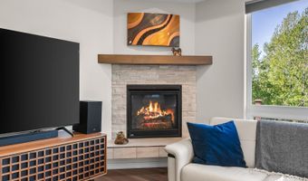 1925 Spenard Rd #3, Anchorage, AK 99501