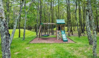 137 Long Vw, Albrightsville, PA 18210