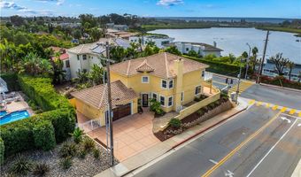 1107 Las Flores Dr, Carlsbad, CA 92008