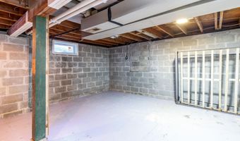 2112 Furman Dr, Ames, IA 50010