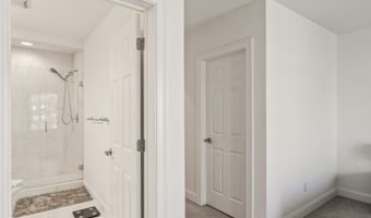 403 Copper Square Dr 403, Bethel, CT 06801