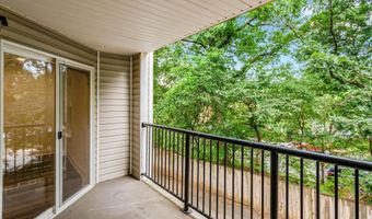 3307 WYNDHAM Cir 2157, Alexandria, VA 22302