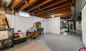 2415 N LOCUST St, Appleton, WI 54914