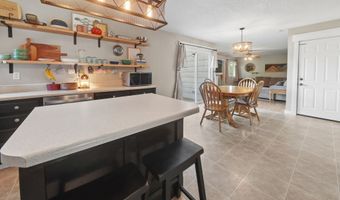 926 8th Ave NW, Altoona, IA 50009