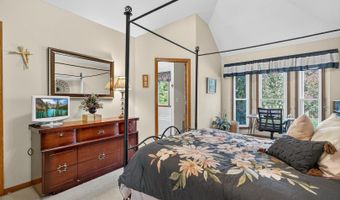 3610 Lakeview Dr, Algonquin, IL 60102