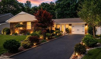 11 Inwood Pl, Aberdeen, NJ 07747