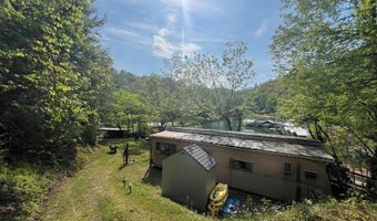 208 Lakeview Dr, Almond, NC 28702