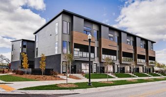 208 NW 9th St, Bentonville, AR 72712