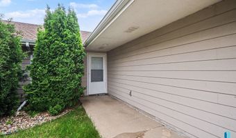 412 N 9th Ave, Brandon, SD 57005