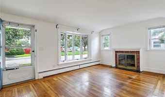 248 Don Ave, East Providence, RI 02916
