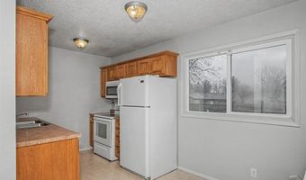 703 Meadow Pl, Ames, IA 50010