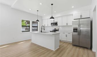 611 3rd St NW, Austin, MN 55912