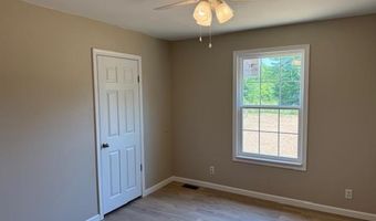 689 Cub Creek Rd, Appomattox, VA 24522