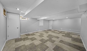 2392 Minerva Park Pl, Columbus, OH 43229