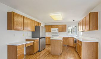 4871 S Ridgeside Cir, Ann Arbor, MI 48105