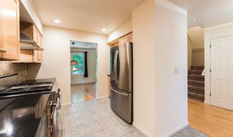 128 Ponds View Dr, Ann Arbor, MI 48103