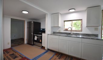 36 Island Dr, Bridport, VT 05734