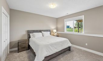 2122 Leopold Dr, Ames, IA 50010
