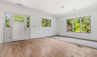 13 Windaway Rd, Bethel, CT 06801