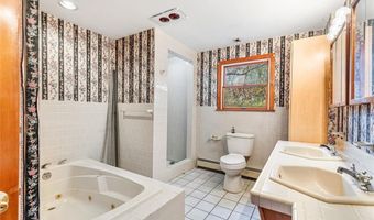 101 Cobble Hill Rd, Lincoln, RI 02865