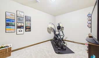 713 N Garnet Cir, Brandon, SD 57005