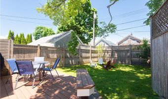 44 Hammond St, Newport, RI 02840