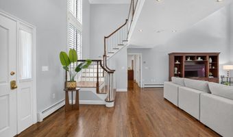 3 Newman Hill Dr, Andover, MA 01810
