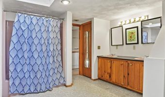 28 Sand Hill Dr, North Kingstown, RI 02852