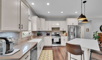 22 Deer View Dr, Akron, NY 14001