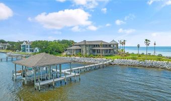 732 PEAKES POINT Dr, Gulf Breeze, FL 32561