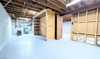 1305 Garrison Rd, Ashtabula, OH 44004
