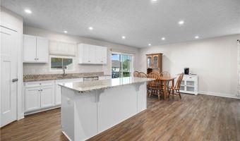 160 Eagle Cir, Amherst, OH 44001