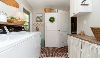 126 Narrow Shore Rd, Aydlett, NC 27916