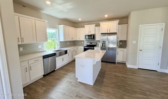 759 Bay Breeze Dr, Biloxi, MS 39532