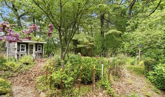 25 Pineland St, North Kingstown, RI 02852