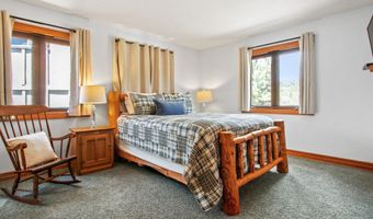 43630 Rainbow Ln, Angelus Oaks, CA 92305