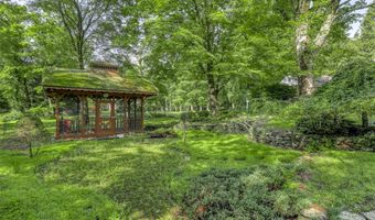 627 Haverstraw Rd, Airmont, NY 10901