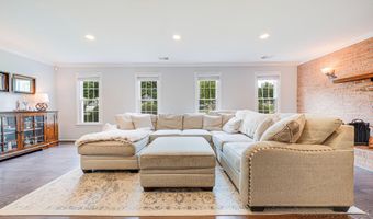 4005 KLOMAN St, Annandale, VA 22003