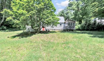 13 Hoyt Rd, Bethel, CT 06801