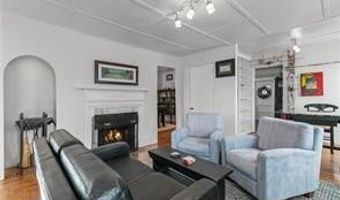 14 Dearborn St, Newport, RI 02840