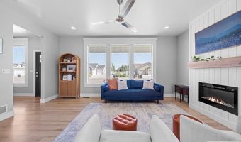 3814 Hazelwood Way, Ammon, ID 83406