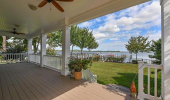 817 RIVERSIDE Dr, Arnold, MD 21012