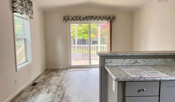 36 Petunia Ln, Altoona, WI 54720